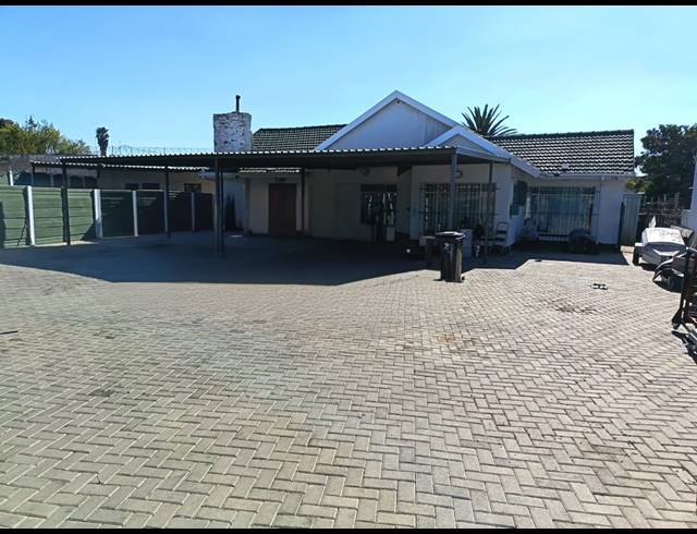 3 bed property to rent in CRESSLAWN